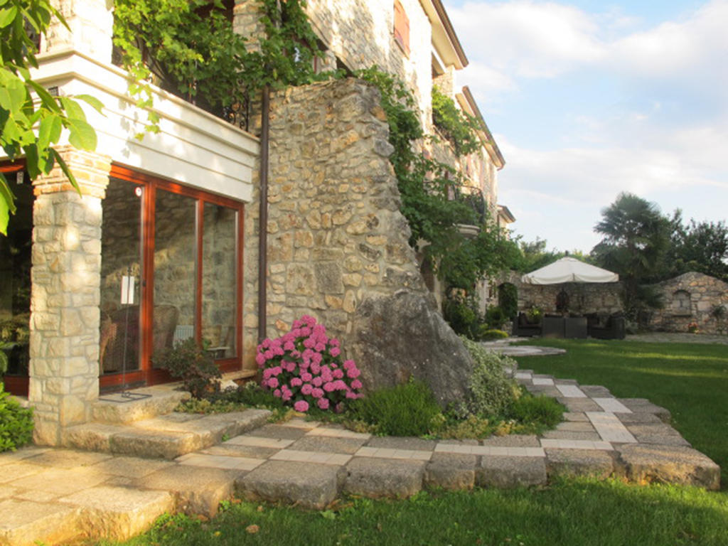 Villa Castello Rausch Valkarin Exterior foto